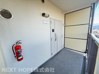 【玄関】 | パレス南塚口壱号棟　リフォーム済　最上階角部屋 | 玄関扉です♪