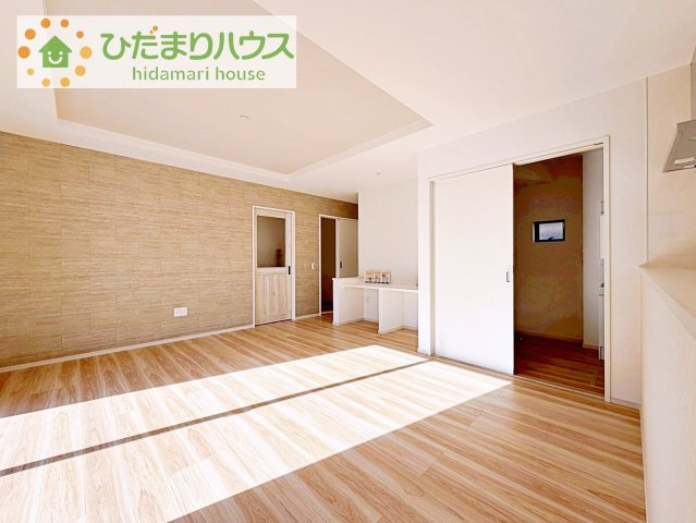 【居間・リビング】 | 牛久市南16期　新築戸建 | 早くお仕事終わらせて、家に帰りたくなるようなリビングです(^^♪