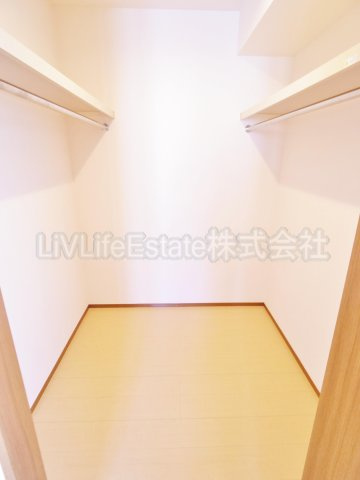 小平市小川町２丁目のアパートの収納