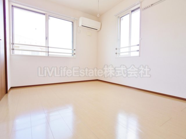 小平市小川町２丁目のアパートの寝室