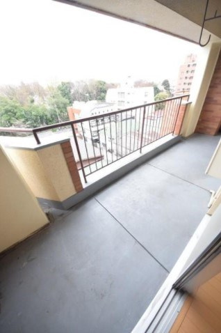 杉並区和田３丁目の賃貸マンションのバルコニー