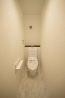 【トイレ】 | 【仲介手数料無料！！】日野市日野本町4丁目　新築戸建て（全2棟）2号棟　6590万円