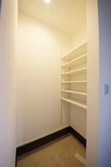 【収納】 | 【仲介手数料無料！！】日野市日野本町4丁目　新築戸建て（全2棟）2号棟　6590万円 | 玄関収納