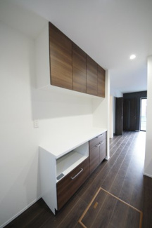 【収納】 | 【仲介手数料無料！！】日野市日野本町4丁目　新築戸建て（全2棟）2号棟　6590万円 | カップボード収納