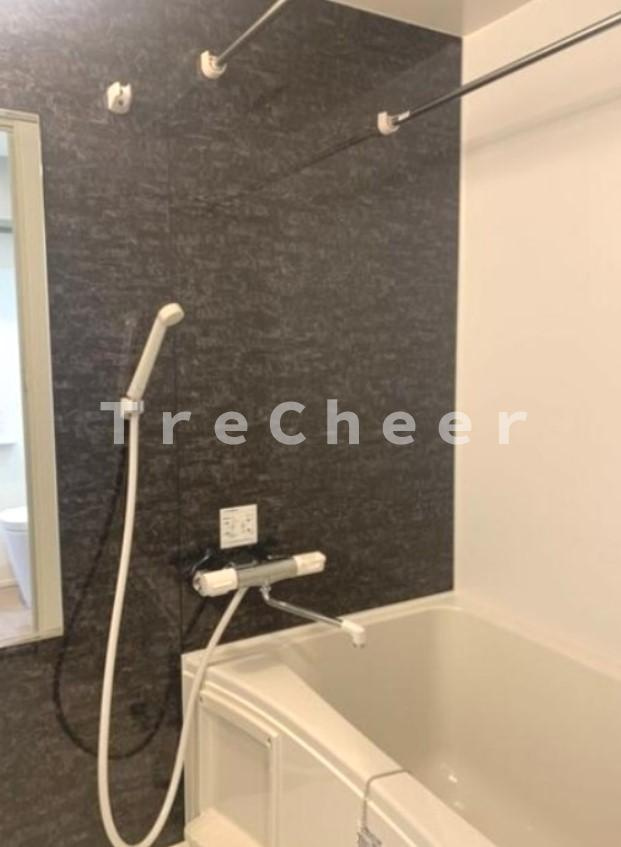 Ludens東新町の浴室