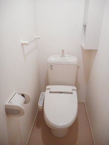 エトワールのトイレ|落ち着いた色調のトイレです