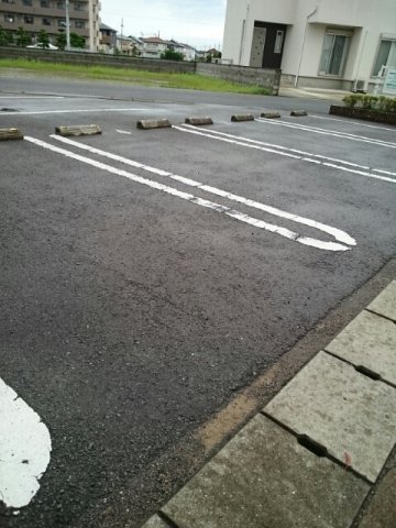 エトワールの駐車場|駐車スペースもあります