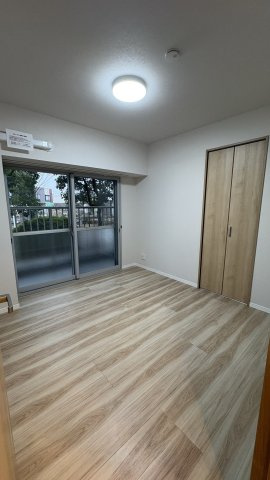 【居間・リビング】日商岩井北浦和マンションＢ棟 