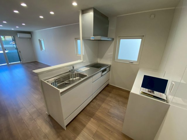 松ノ内町戸建のキッチン