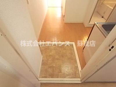 【玄関】 | 南町コーポビアネーズ | 明るい玄関です