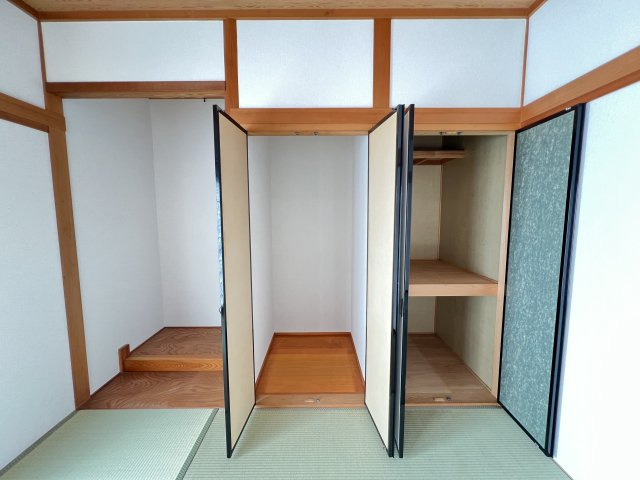 下弁財町津興戸建ての収納