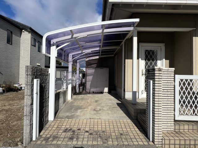 下弁財町津興戸建ての駐車場