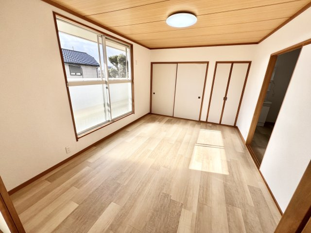 下弁財町津興戸建ての内装