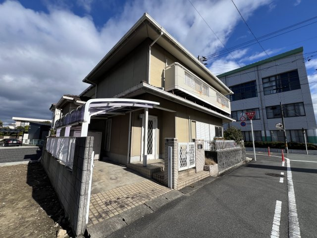 下弁財町津興戸建ての外観