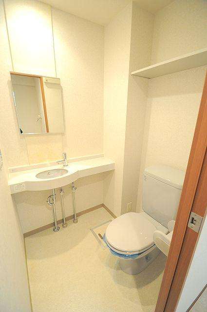 大阪市城東区今福東１丁目の賃貸マンションのトイレ