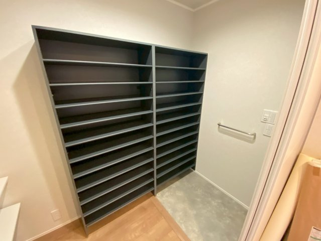 松ノ内町戸建の収納