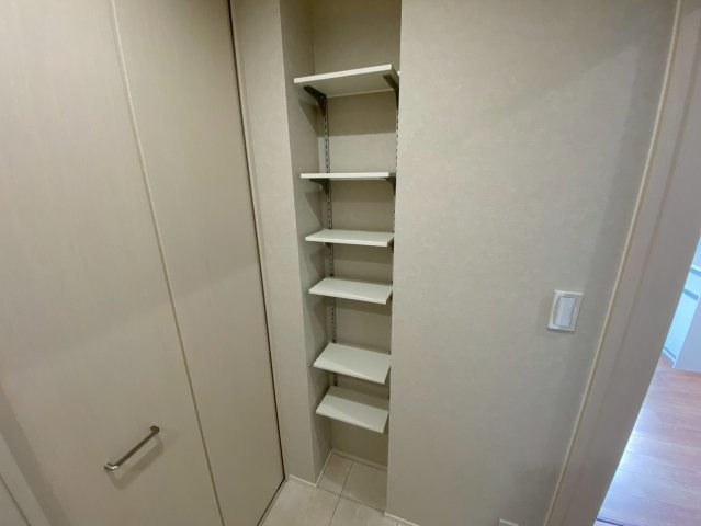 松ノ内町戸建の収納