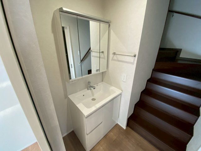 松ノ内町戸建の洗面所