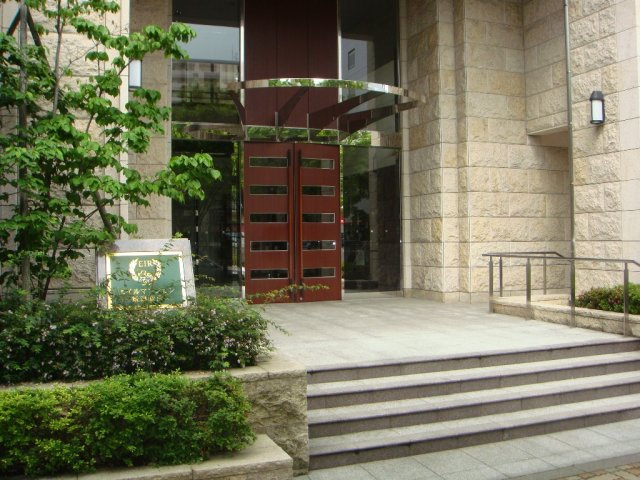 エイルマンション新潟駅南ロゼアのエントランス