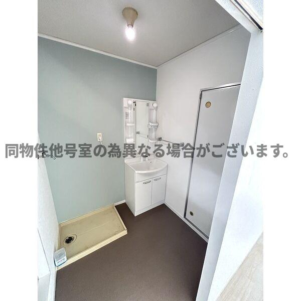 サンハイツ藤山台C棟の洗面所
