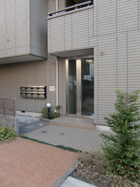 コンフォール東糀谷のエントランス|嬉しいオートロック付きのエントランス