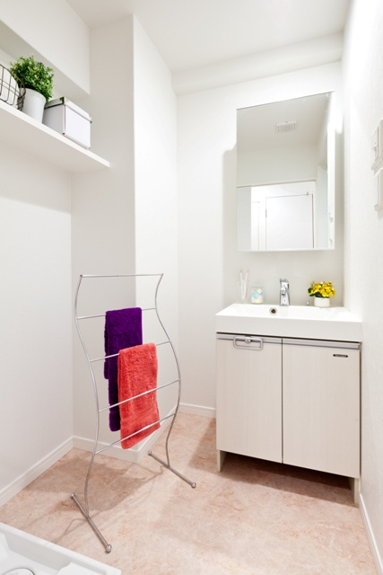 新品家具付きマンション春吉10(KaGood福岡)の独立洗面台|独立洗面台、朝の身支度には欠かせません