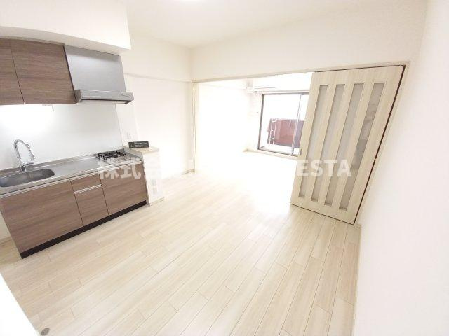 プレジオ神戸WESTの居間・リビング