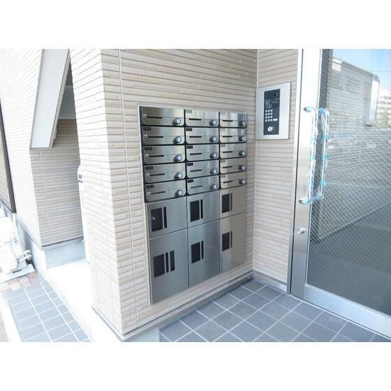 グランドール北綾瀬のエントランス