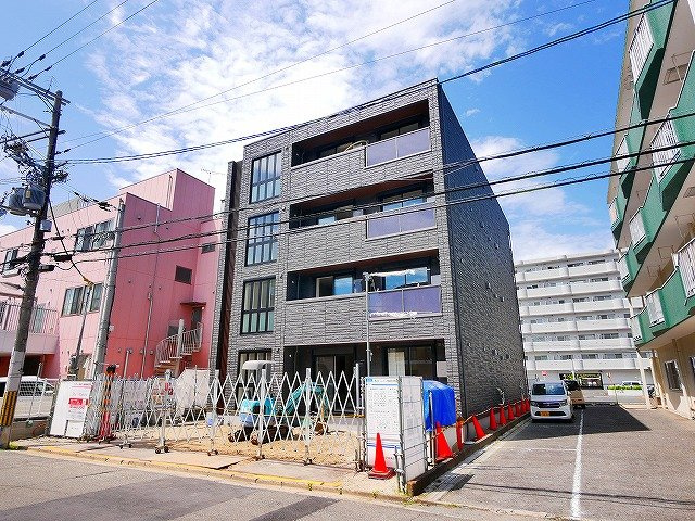 グランシャーメゾン新大宮の外観