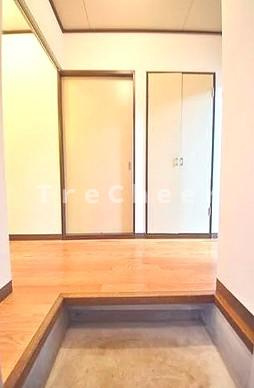 ドレミファ荘の玄関