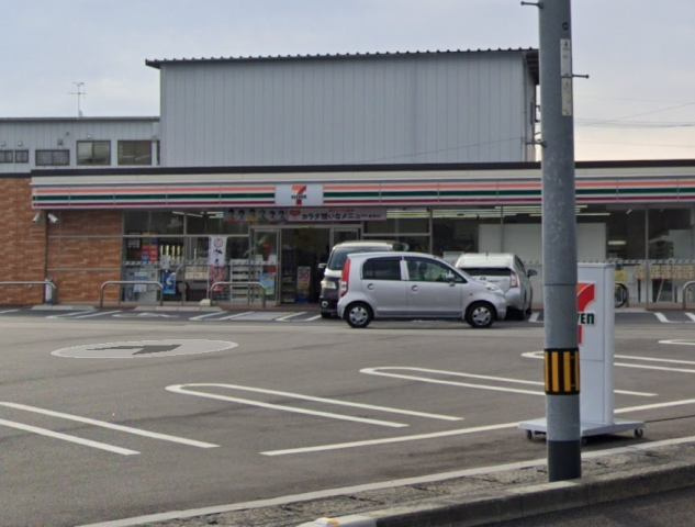 高知市長浜　中古一戸建の駐車場|セブンイレブン長浜店