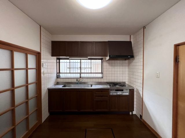 高知市長浜　中古一戸建のキッチン|使いやすいキッチンです