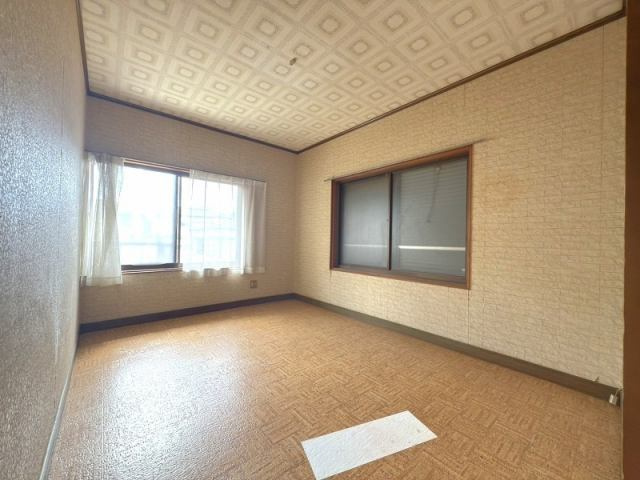 高知市一宮東町３丁目　中古一戸建ての洋室|明るい洋室です