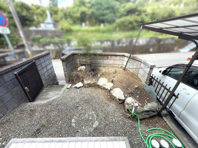 高知市一宮東町３丁目　中古一戸建ての庭|たまにはお庭で休日を過ごしてみるのもよいかもしれません