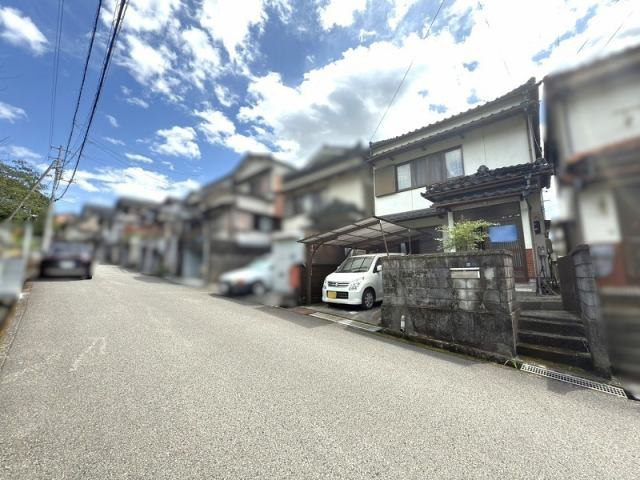 高知市一宮東町３丁目　中古一戸建ての前面道路含む現地写真|前面道路含む現地写真です