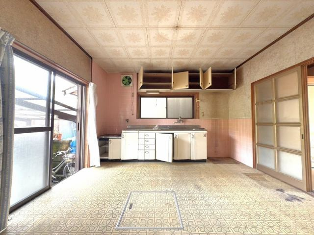 高知市一宮東町３丁目　中古一戸建てのキッチン|キッチンでお料理をお楽しみください