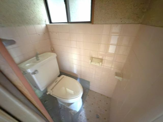 高知市一宮東町３丁目　中古一戸建てのトイレ