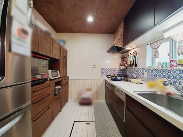 【室内きれい】高知市神田　中古一戸建てのキッチン|キッチンでお料理をお楽しみください