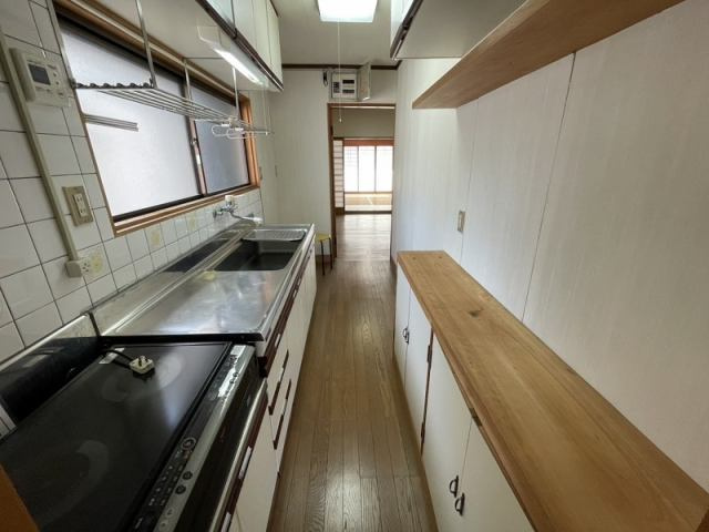 高知市幸町　中古一戸建てのキッチン|お料理しやすいキッチンです