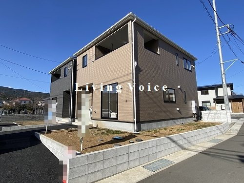 【外観】 | 【仲介手数料０円】南足柄市塚原第35　新築一戸建て　2号棟　全3棟 | 南足柄市塚原第35　新築一戸建て　全3棟
