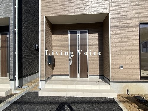【エントランス】 | 【仲介手数料０円】南足柄市塚原第35　新築一戸建て　2号棟　全3棟 | 南足柄市塚原第35　新築一戸建て　全3棟