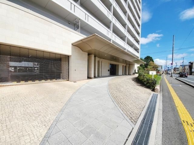 高知市桜井町　サーパスシティ桜井町のその他|道路からの視認性が良く、安心感のある佇まい。