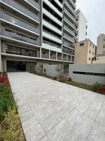 リヴェント難波ウエストのエントランス