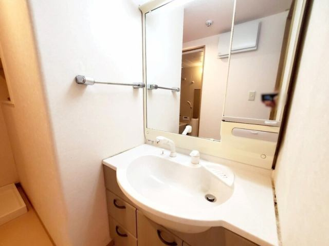 サントノーレ介良の独立洗面台|使いやすい独立洗面台です