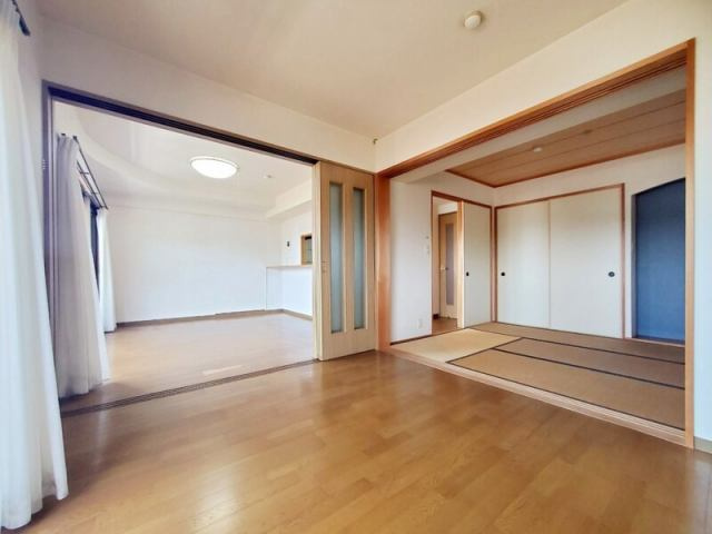 サントノーレ介良のその他|明るい洋室です