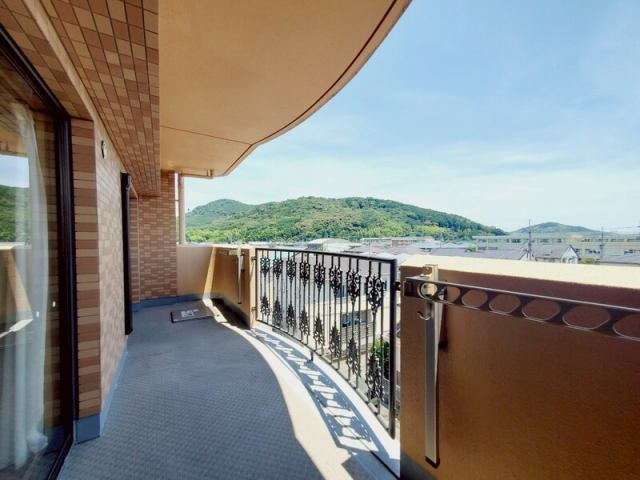 サントノーレ介良のバルコニー|暖かな日差しのふりそそぐバルコニー