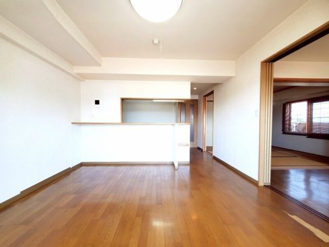 サントノーレ介良の居間・リビング|開けると心地よい風が通る快適空間

