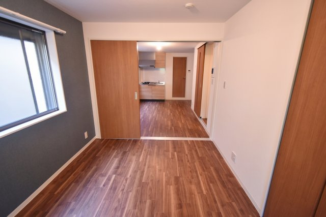 シェリル上鳴尾の洋室