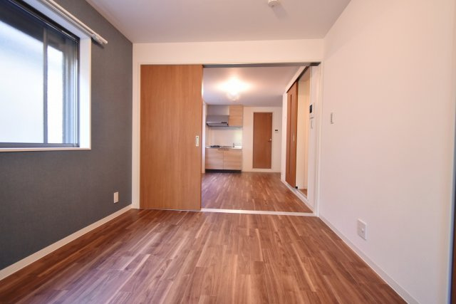 シェリル上鳴尾の洋室