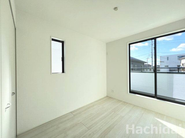 高浜市呉竹町4期2棟　新築一戸建の洋室|南側5.25帖洋室